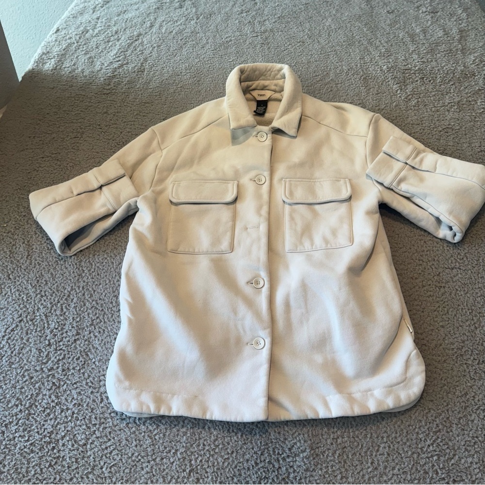 Vuori Restore Shirt Jacket Color: Salt Size Small VW584